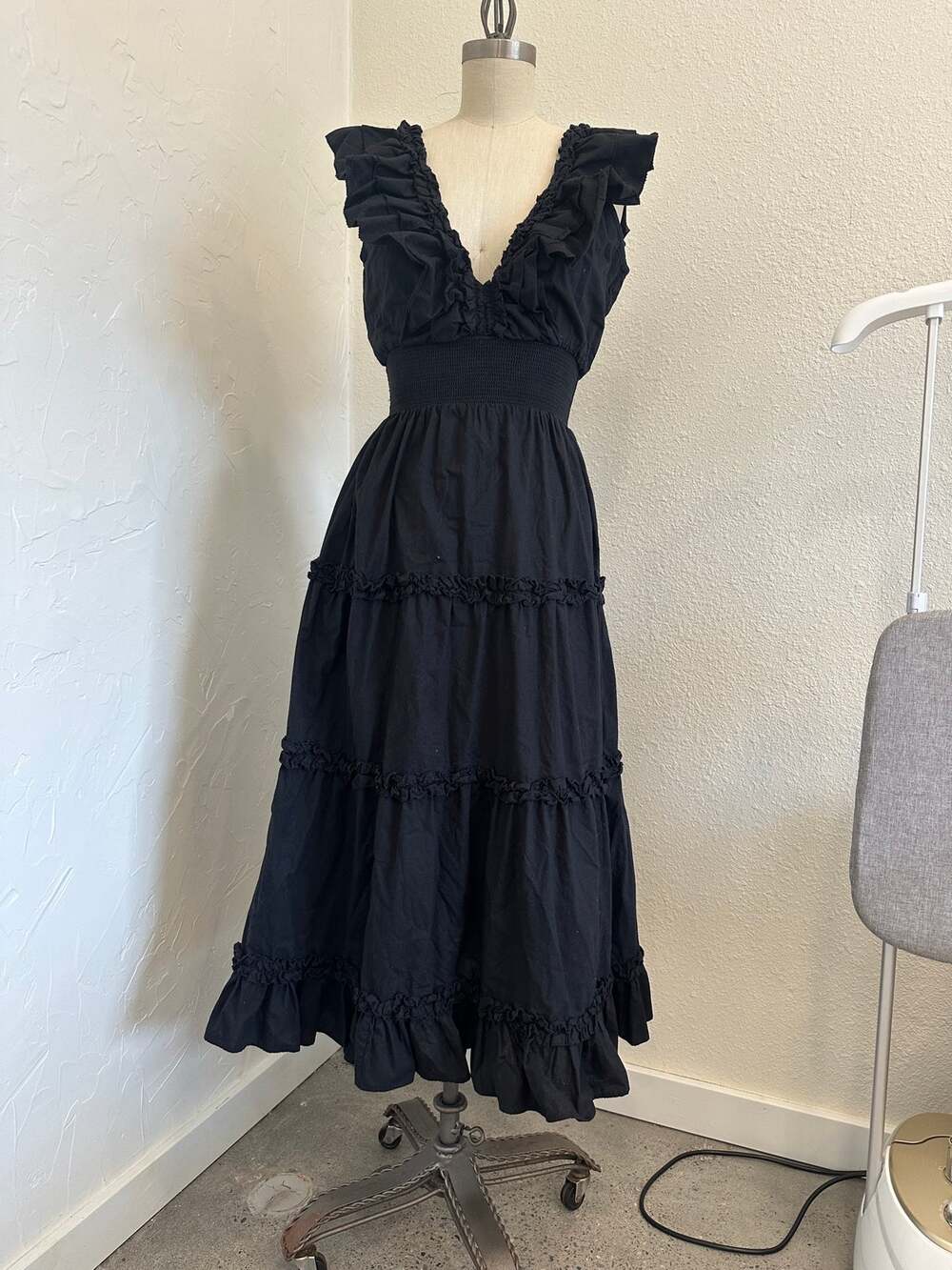 Love The Label Women’s XS Black Ruffle Tiered Maxi Dress Boho Romantic